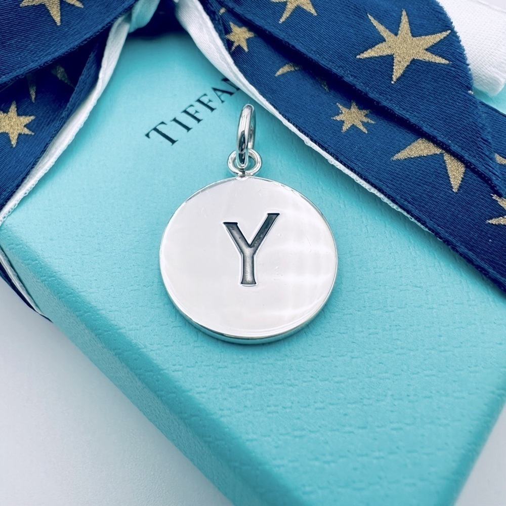 Tiffany & Co. Letter Y Round Tag Initial Charm in Sterling Silver with Pouch